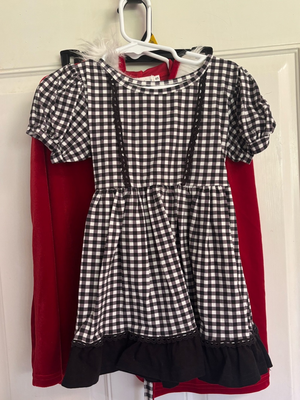 Size 5 Evie's Closet black/white/Red Cindy Lou Who Inspired Dress Set. In EUC!